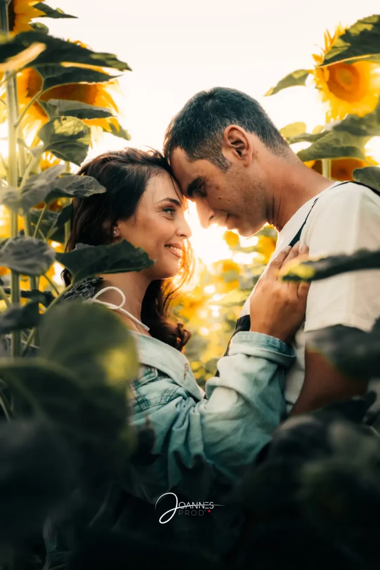 Portrait regards amoureux couple